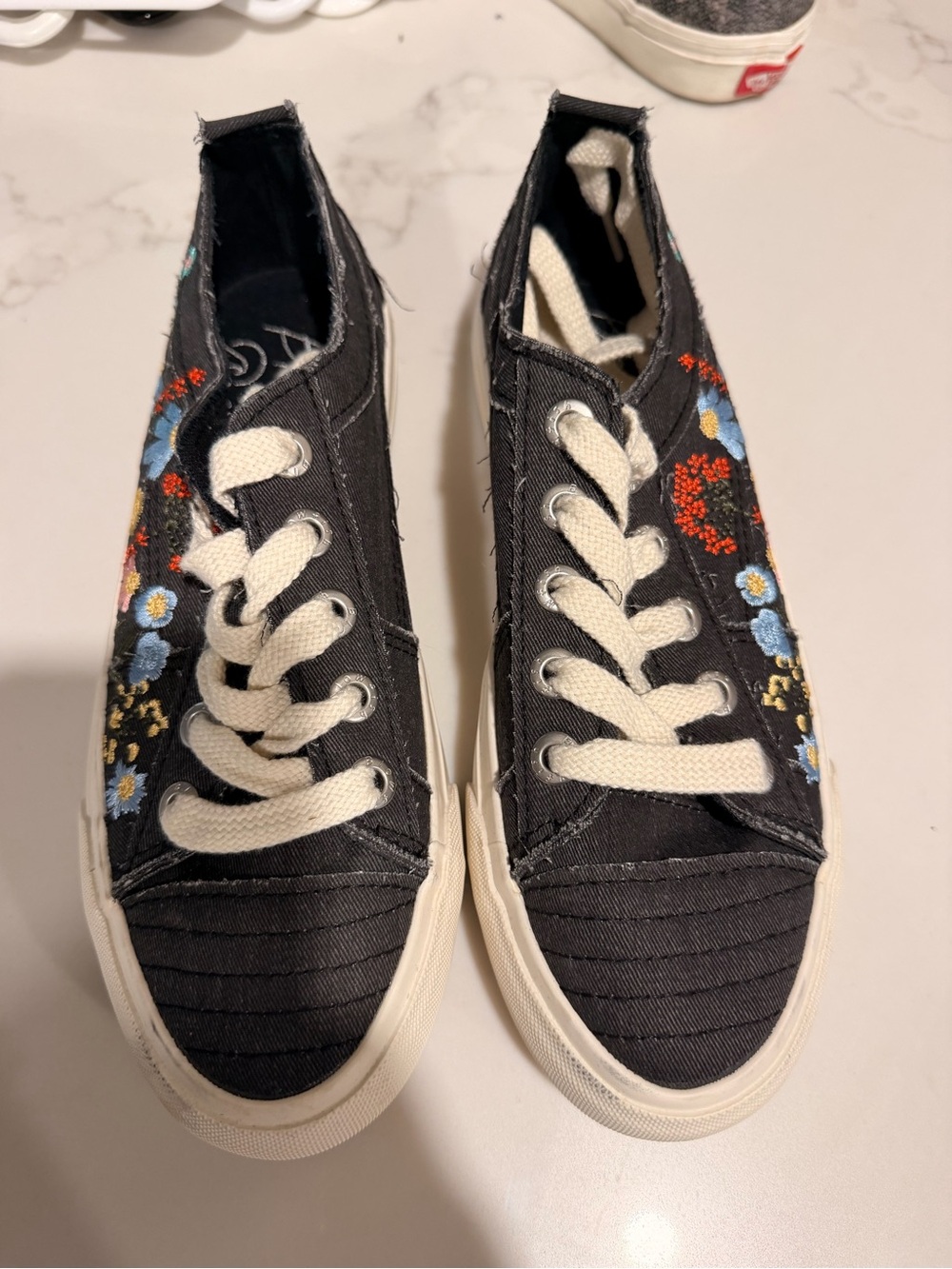 Black Floral Embroidered Low-Top Sneakers for Women